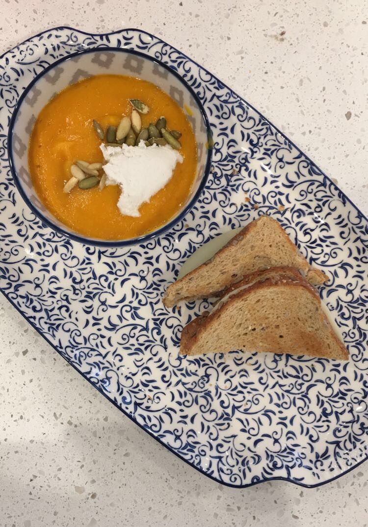 // Grilled cheese and Butternut squash soup//